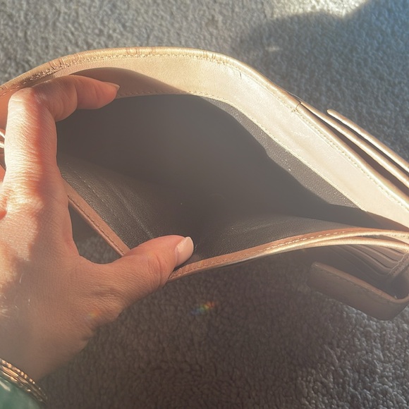 GG Gucci Guccisima Bi-Fold Wallet - Picture 7 of 9